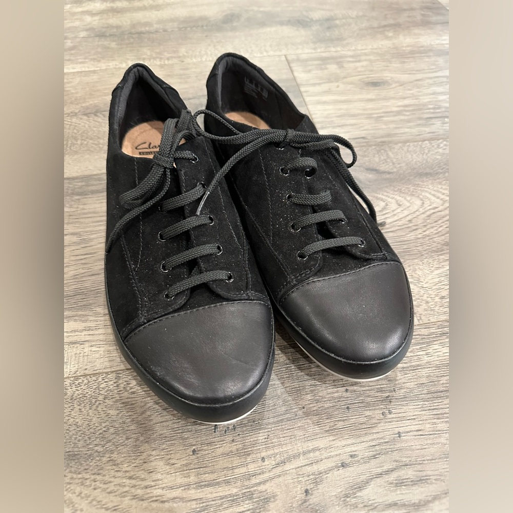 Women’s Clark’s Lace-up Sneakers